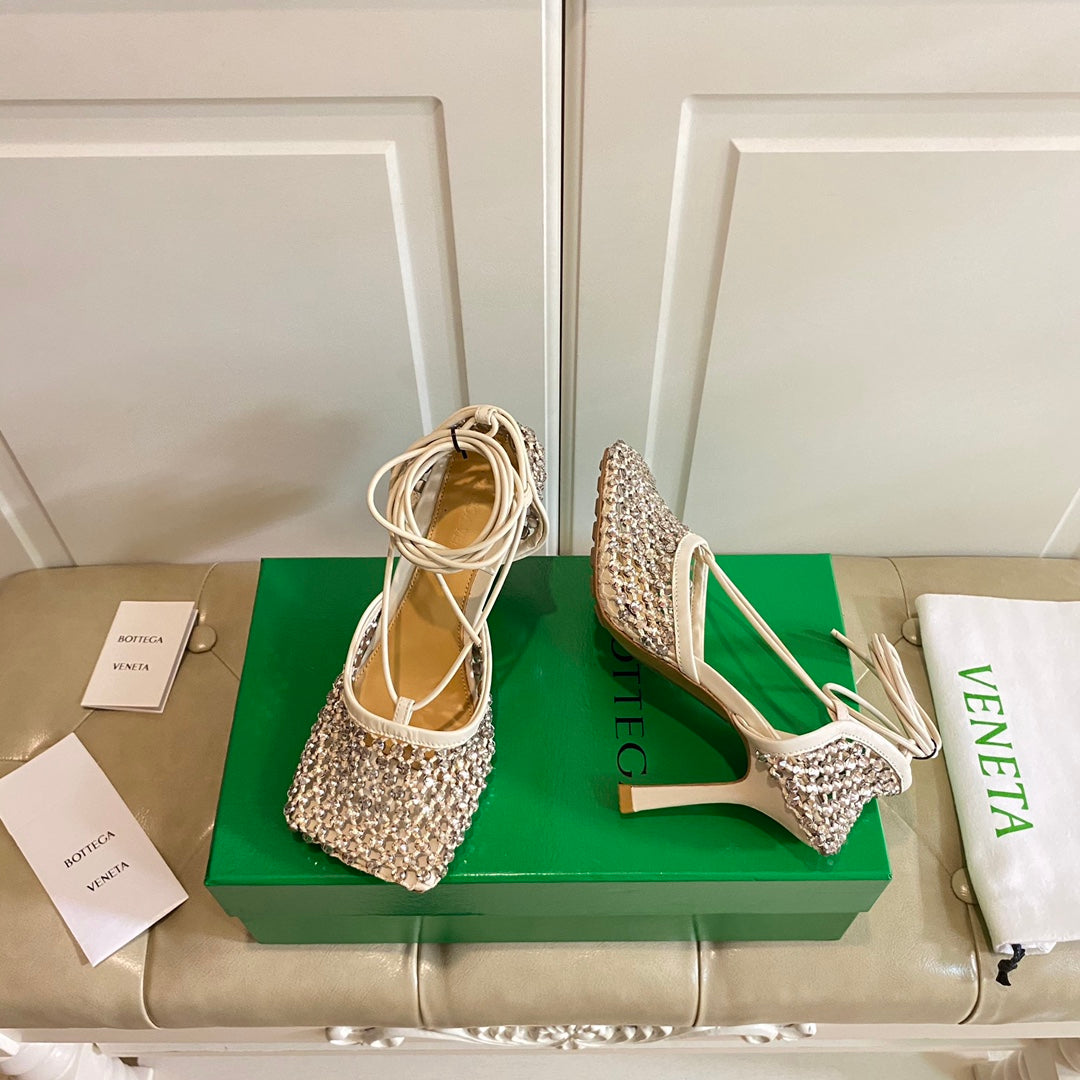 BOTTEGA VENETA LACE-UP SANDAL IN WHITE CREAM METALLIZED MESH AND LEATHER WITH RHINSTONES 9 CM