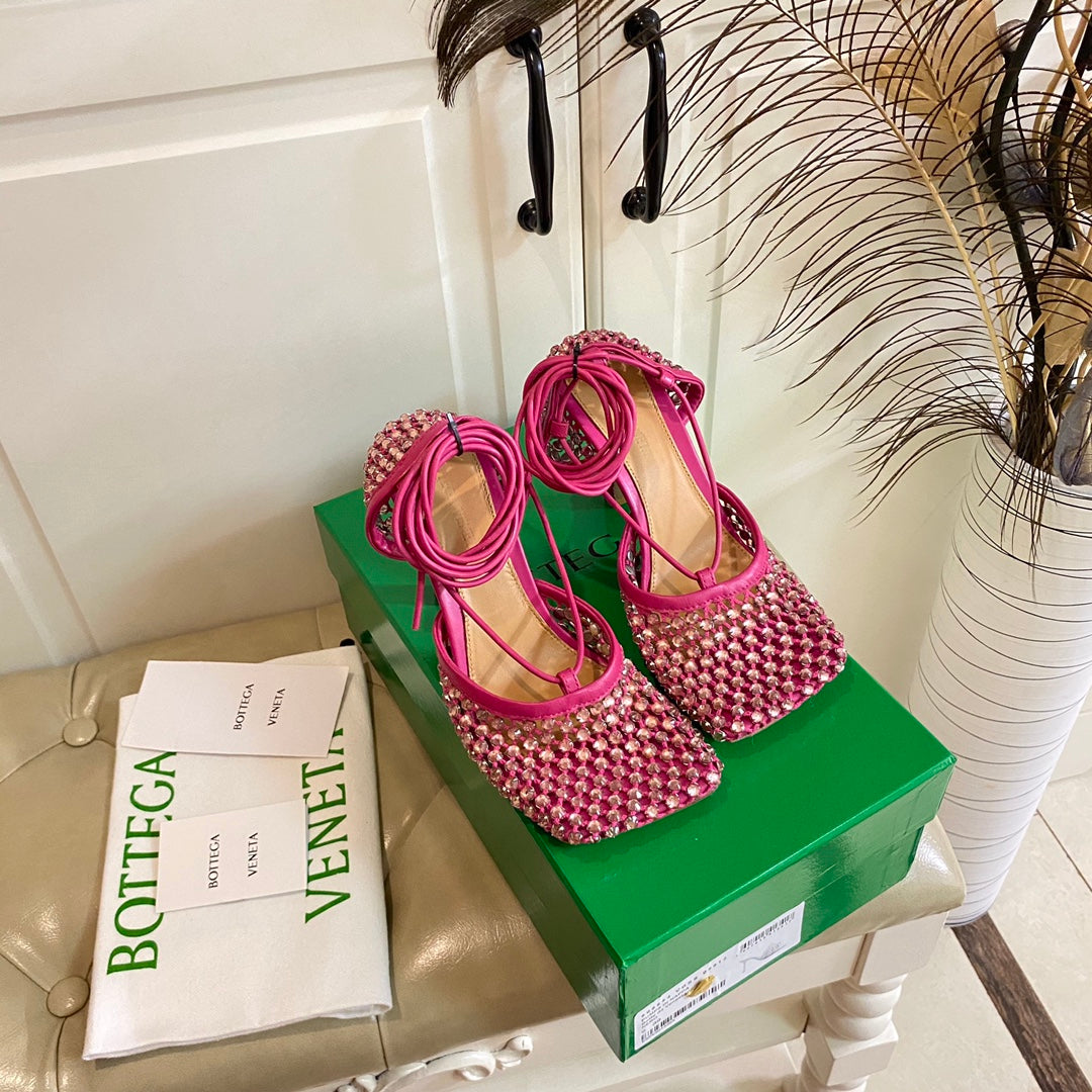 BOTTEGA VENETA LACE-UP SANDAL IN PUNCH PINK METALLIZED MESH AND LEATHER WITH RHINSTONES 9 CM