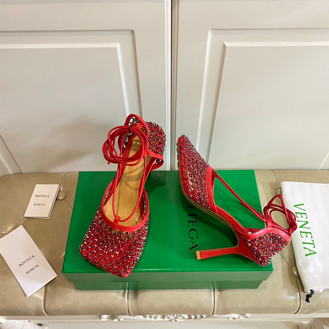 BOTTEGA VENETA LACE-UP SANDAL IN CRIMSON RED METALLIZED MESH AND LEATHER WITH RHINSTONES 9 CM