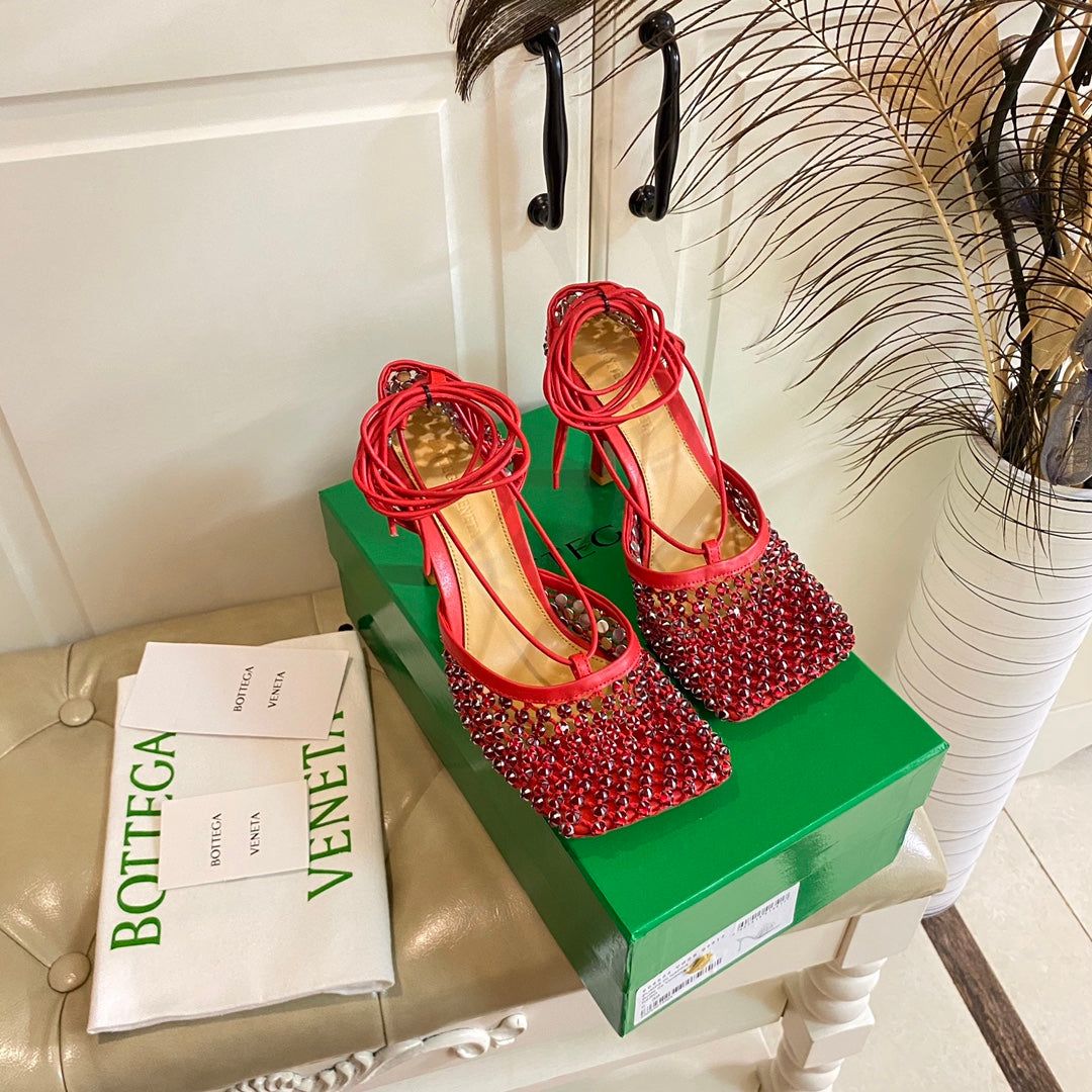 BOTTEGA VENETA LACE-UP SANDAL IN CRIMSON RED METALLIZED MESH AND LEATHER WITH RHINSTONES 9 CM