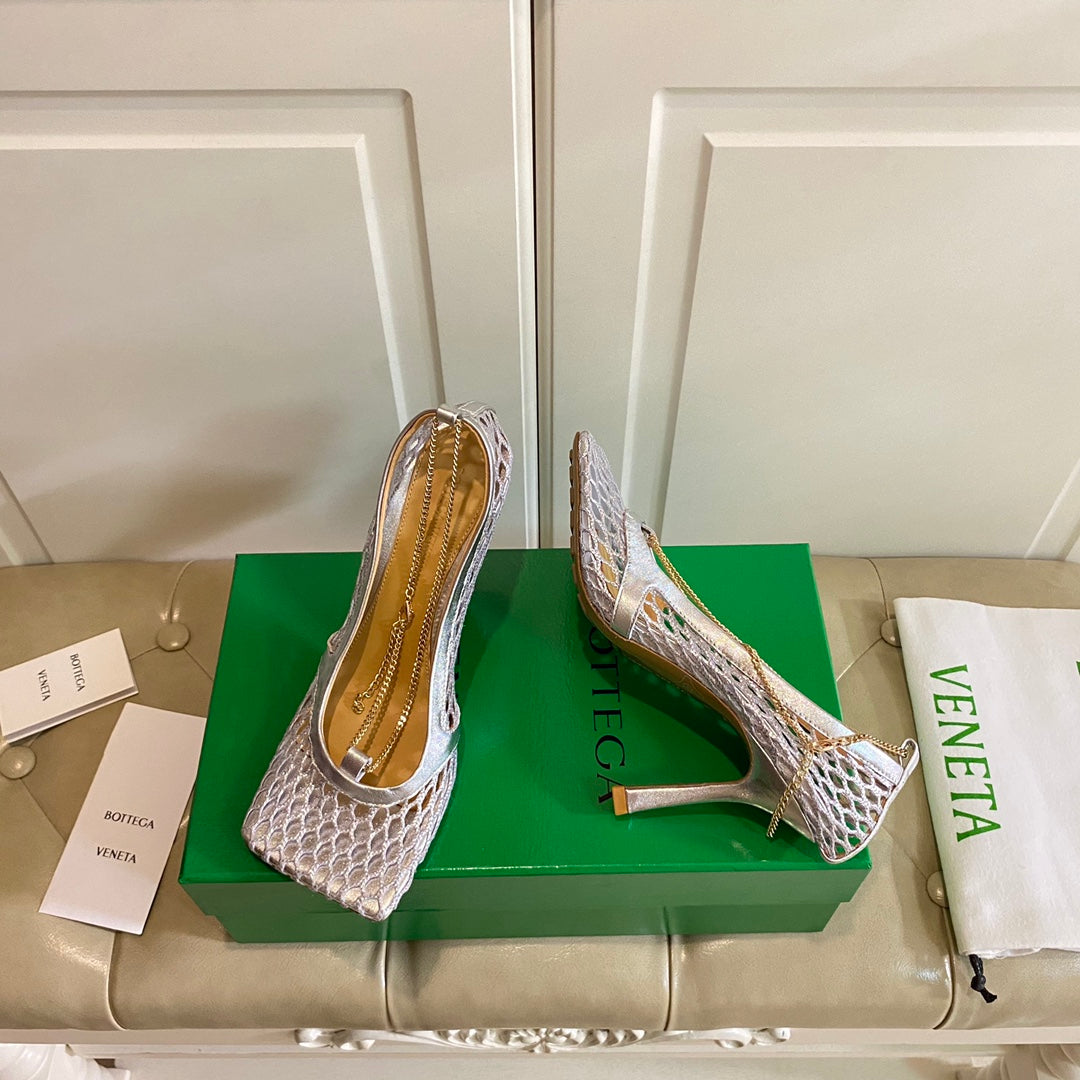 BOTTEGA VENETA STRETCH LACE-UP SANDAL IN SILVER METALLIZED MESH AND LEATHER 9 CM