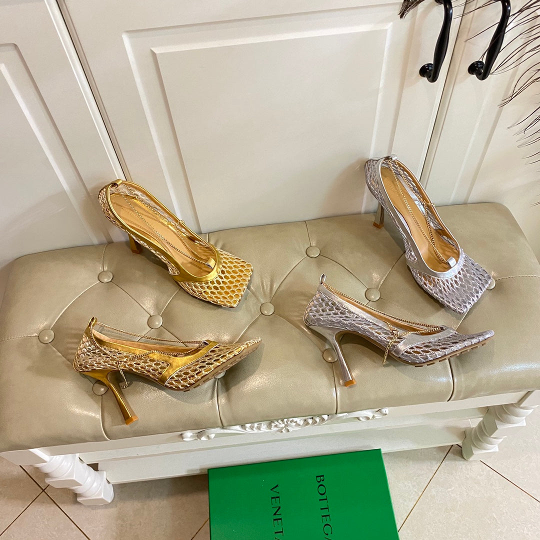 BOTTEGA VENETA STRETCH LACE-UP SANDAL IN GOLD METALLIZED MESH AND LEATHER 9 CM