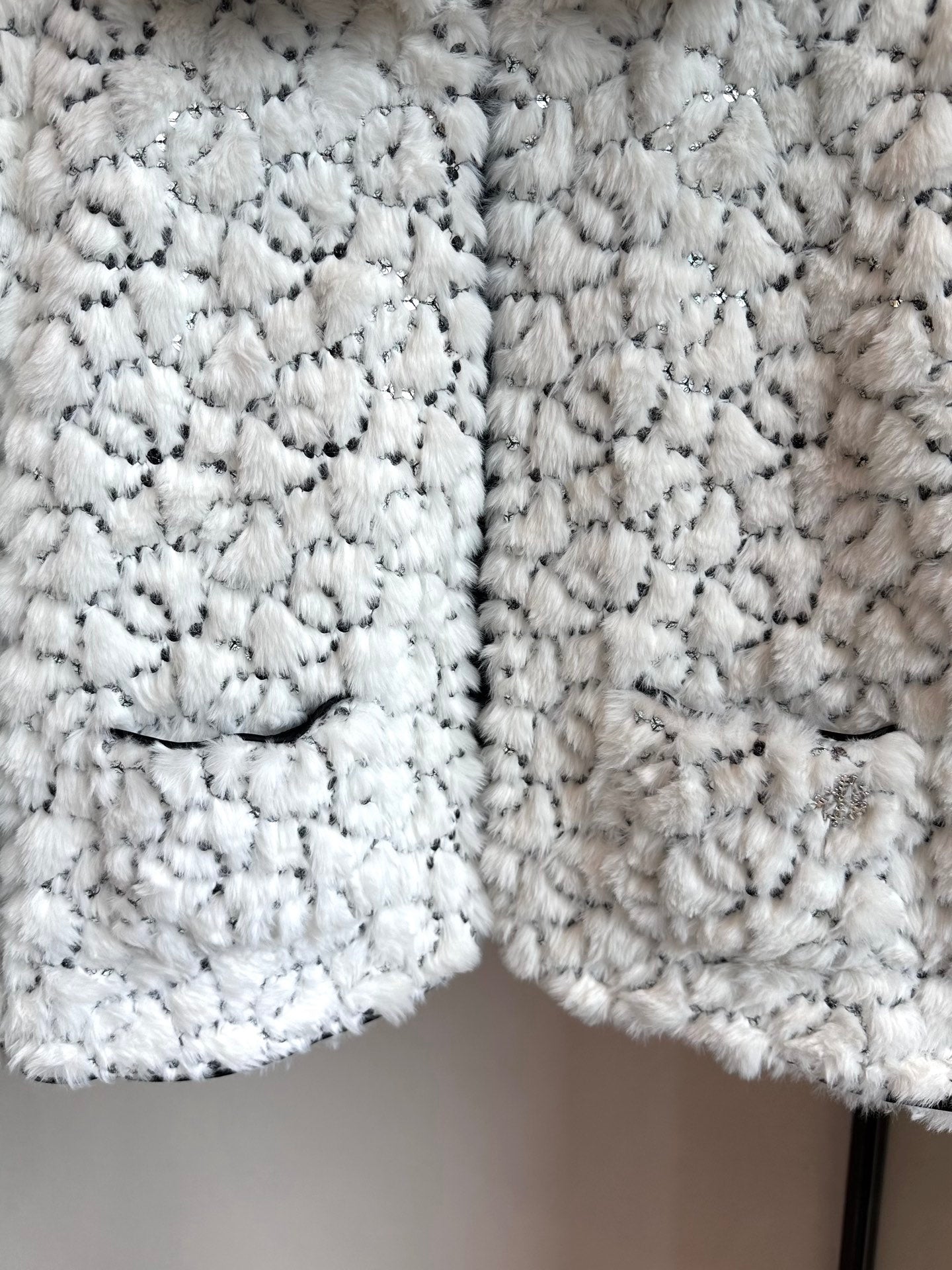CHANEL 25S VELVET SEQUIN-EMBELLISHED JACKET 463