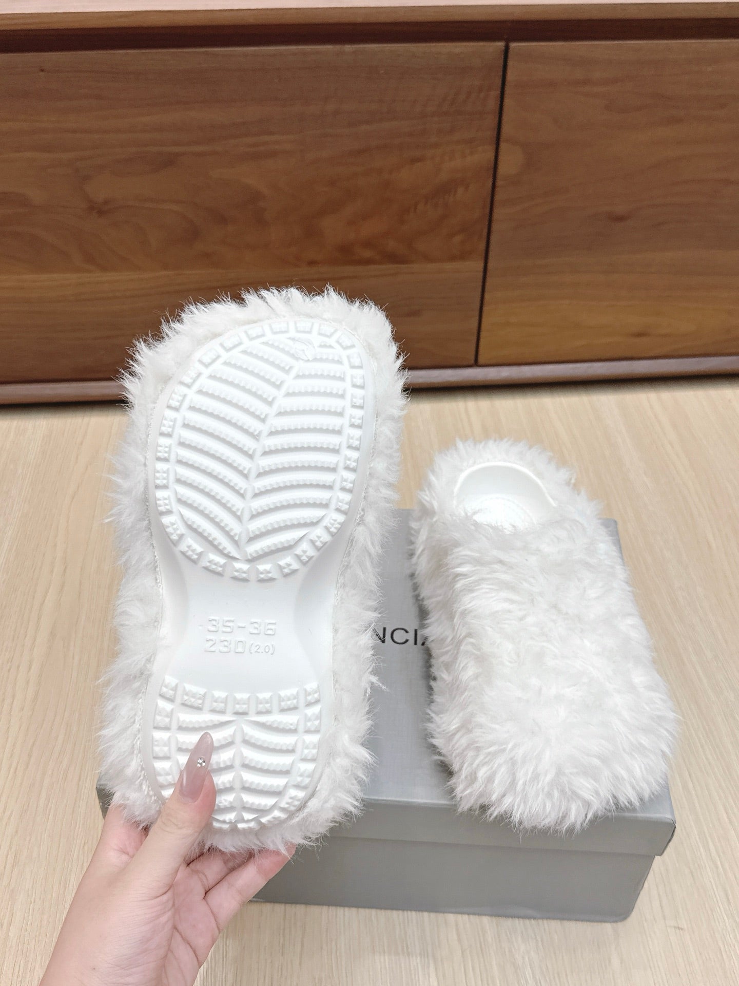 BALENCIAGA 25S MULES IN WHITE FAUX FUR