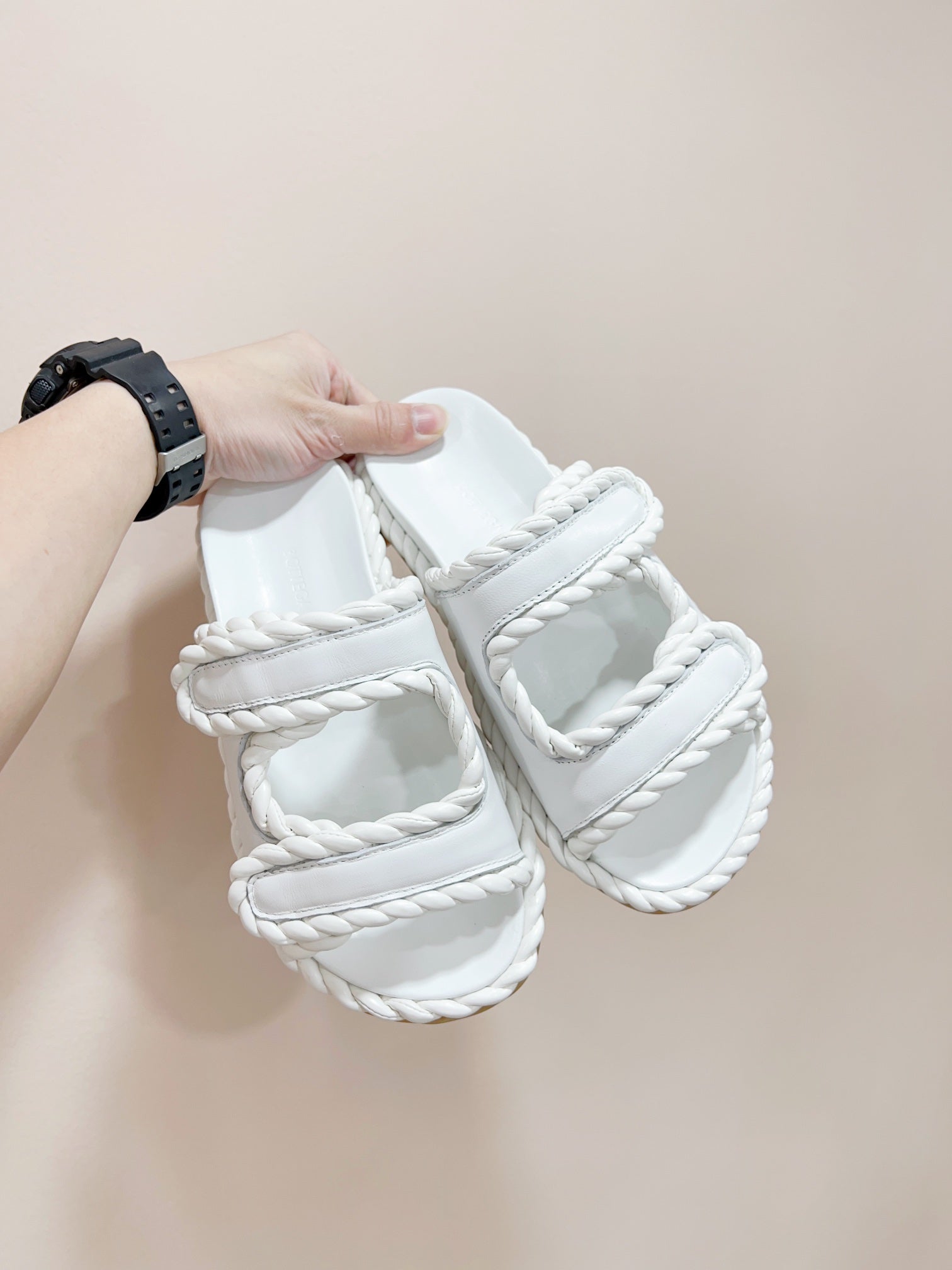 BOTTEGA VENETA REFINED DAD SANDAL IN WHITE LAMBSKIN MULE