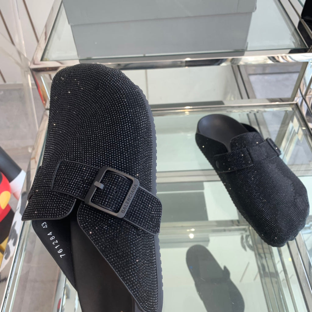 BIRKENSTOCK CLOG ATTACHED RHINESTONES IN BLACK CALFSKIN