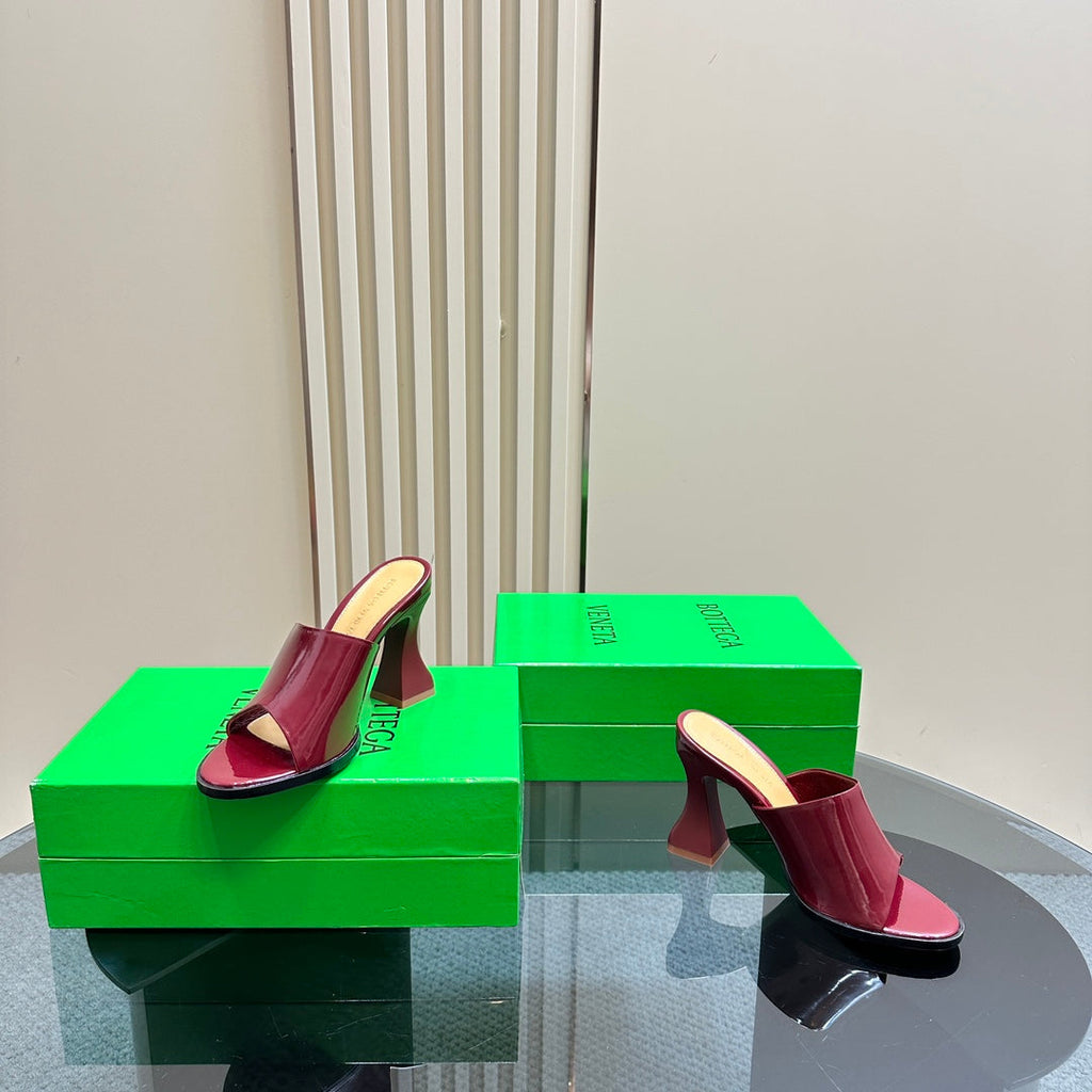 BOTTEGA VENETA HIGH MULE 95 MM IN WINE RED CALFSKIN