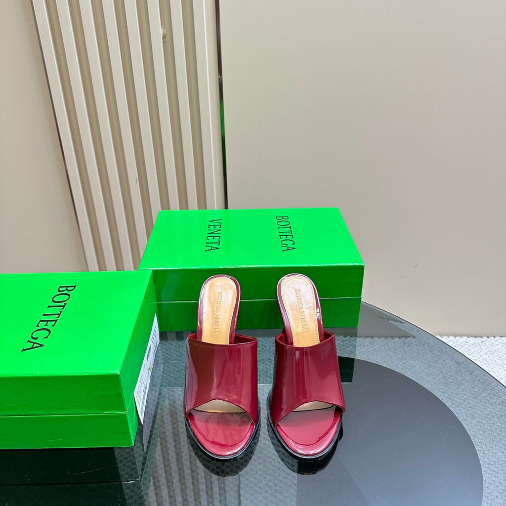 BOTTEGA VENETA HIGH MULE 95 MM IN WINE RED CALFSKIN