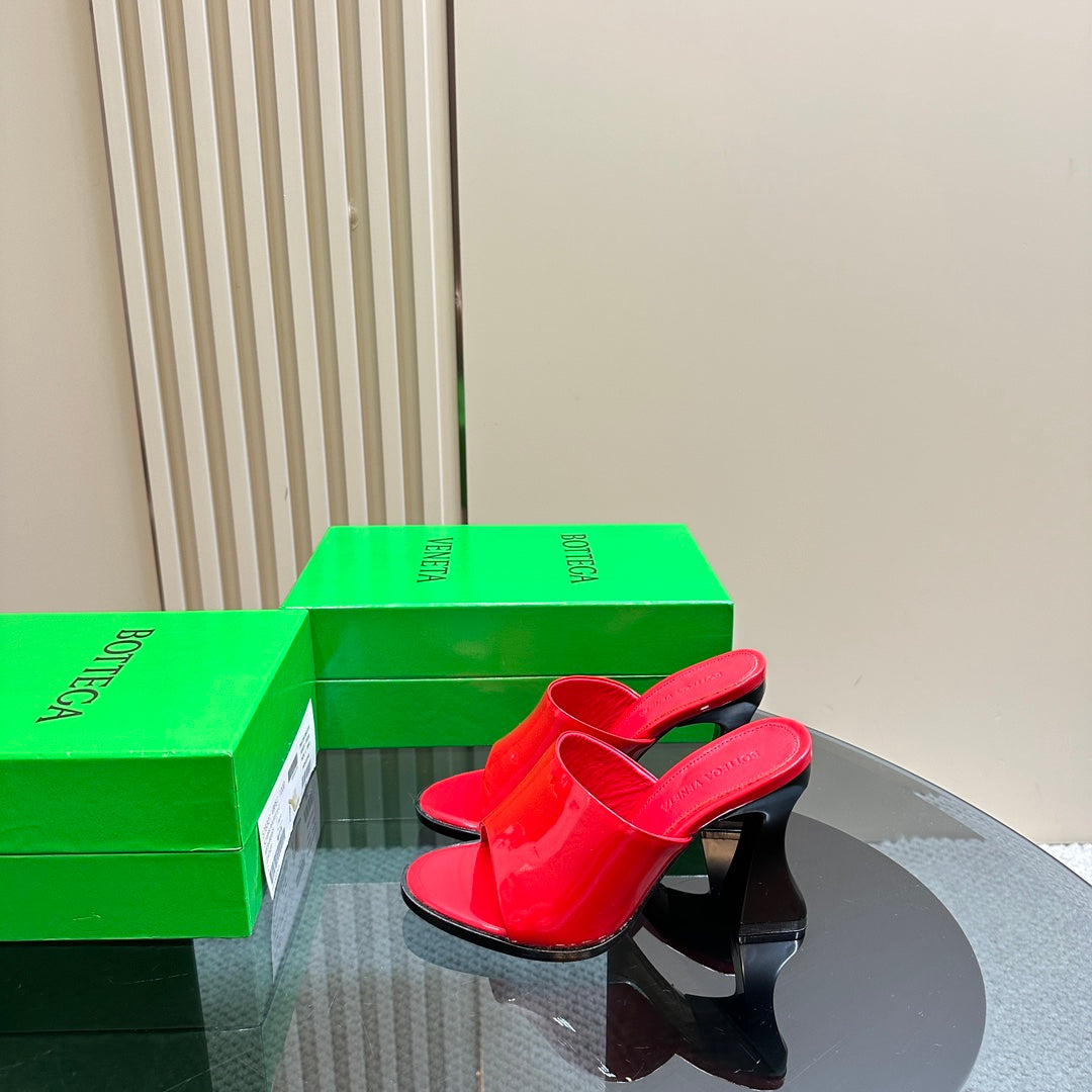 BOTTEGA VENETA HIGH MULE 95 MM IN CHERRY RED CALFSKIN