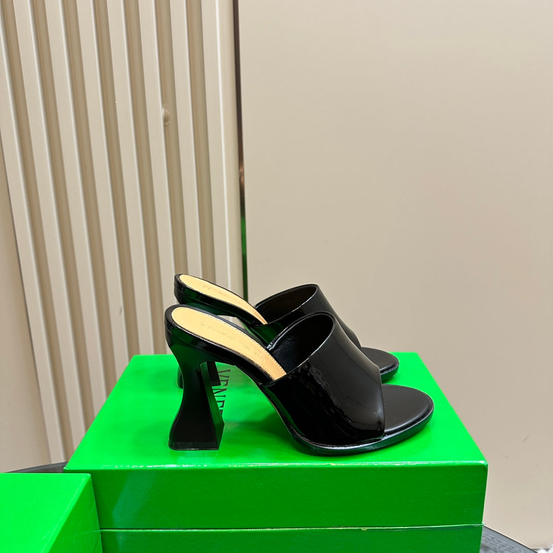 BOTTEGA VENETA HIGH MULE 95 MM IN BLACK CALFSKIN