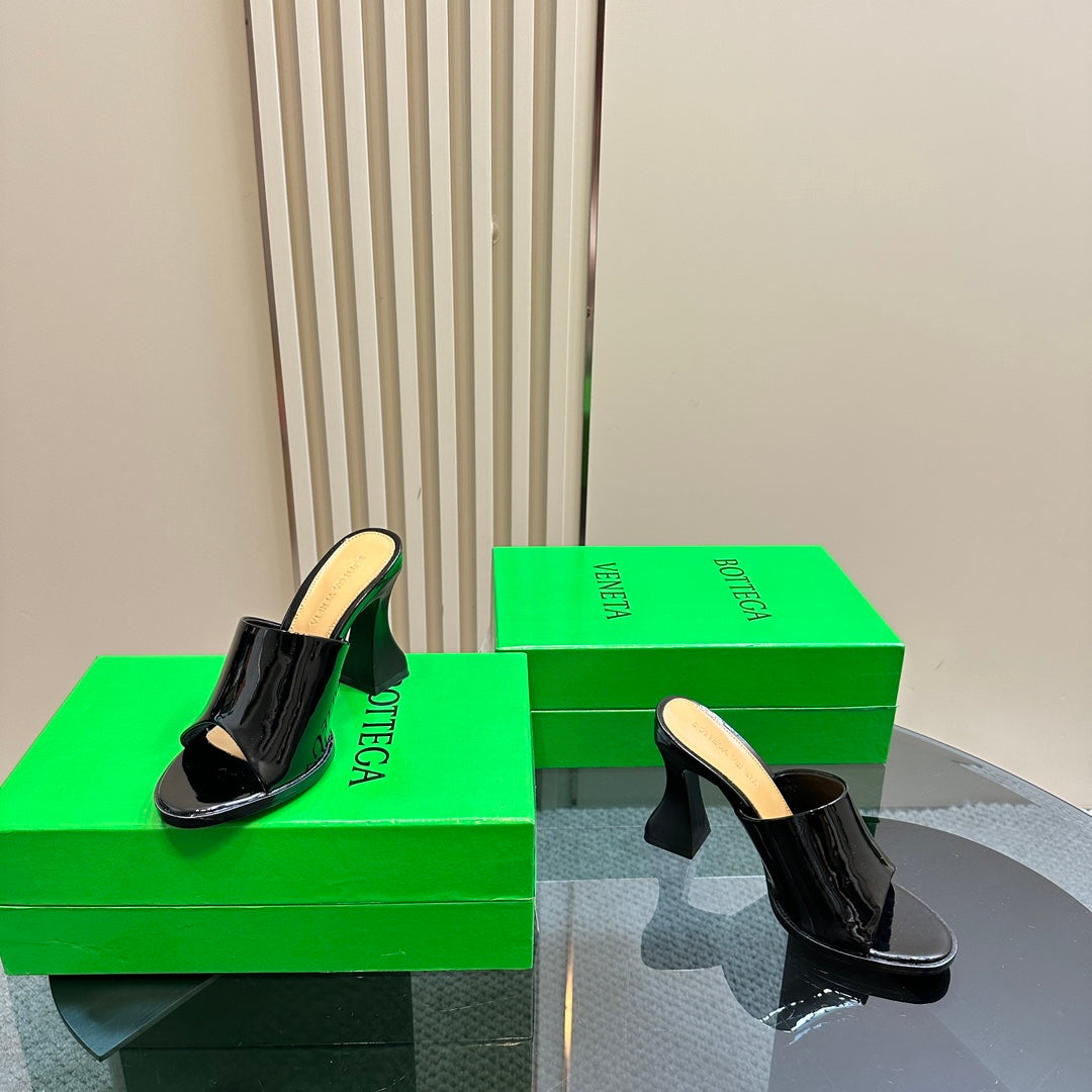 BOTTEGA VENETA HIGH MULE 95 MM IN BLACK CALFSKIN