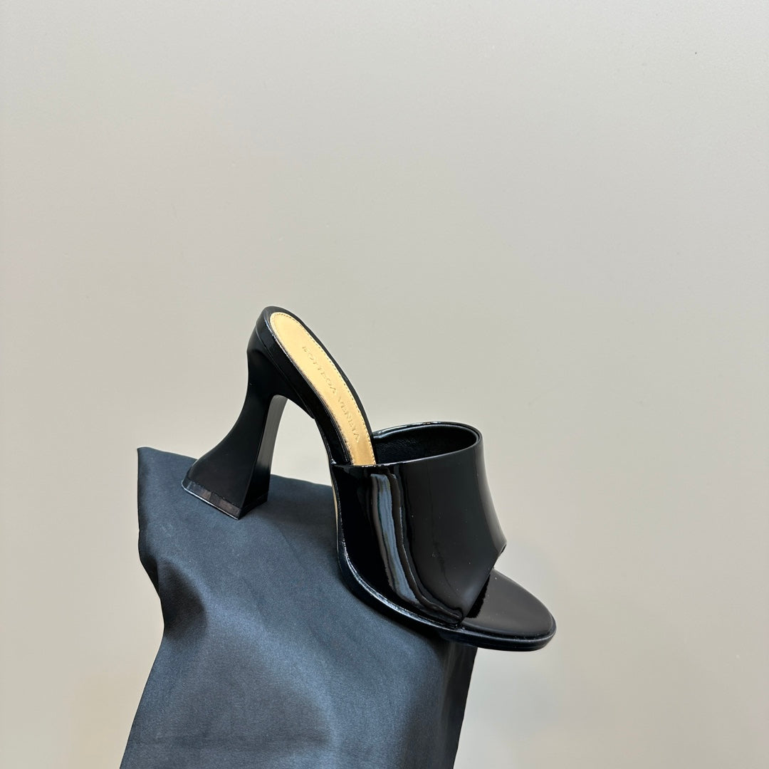 BOTTEGA VENETA HIGH MULE 95 MM IN BLACK CALFSKIN