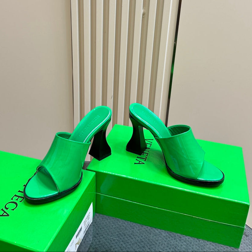 BOTTEGA VENETA HIGH MULE 95 MM IN EMERALD GREEN CALFSKIN