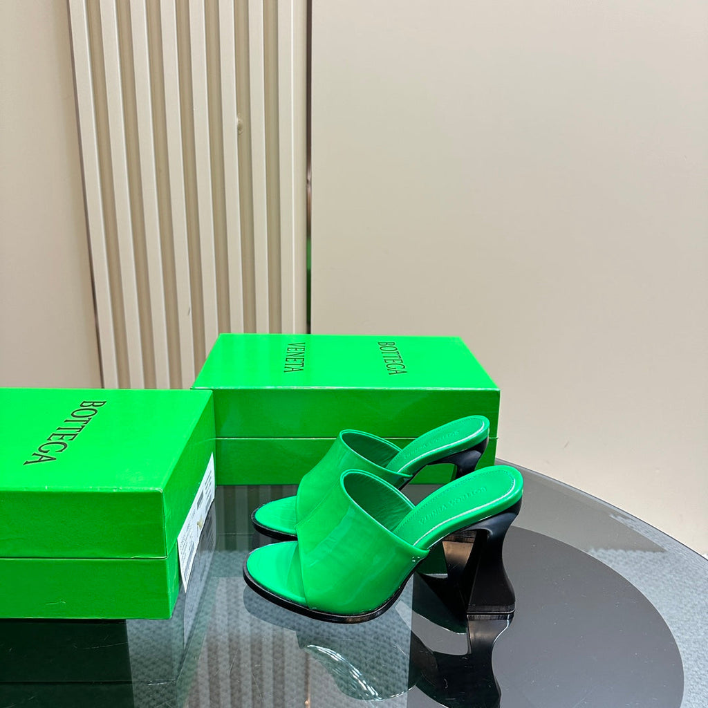 BOTTEGA VENETA HIGH MULE 95 MM IN EMERALD GREEN CALFSKIN