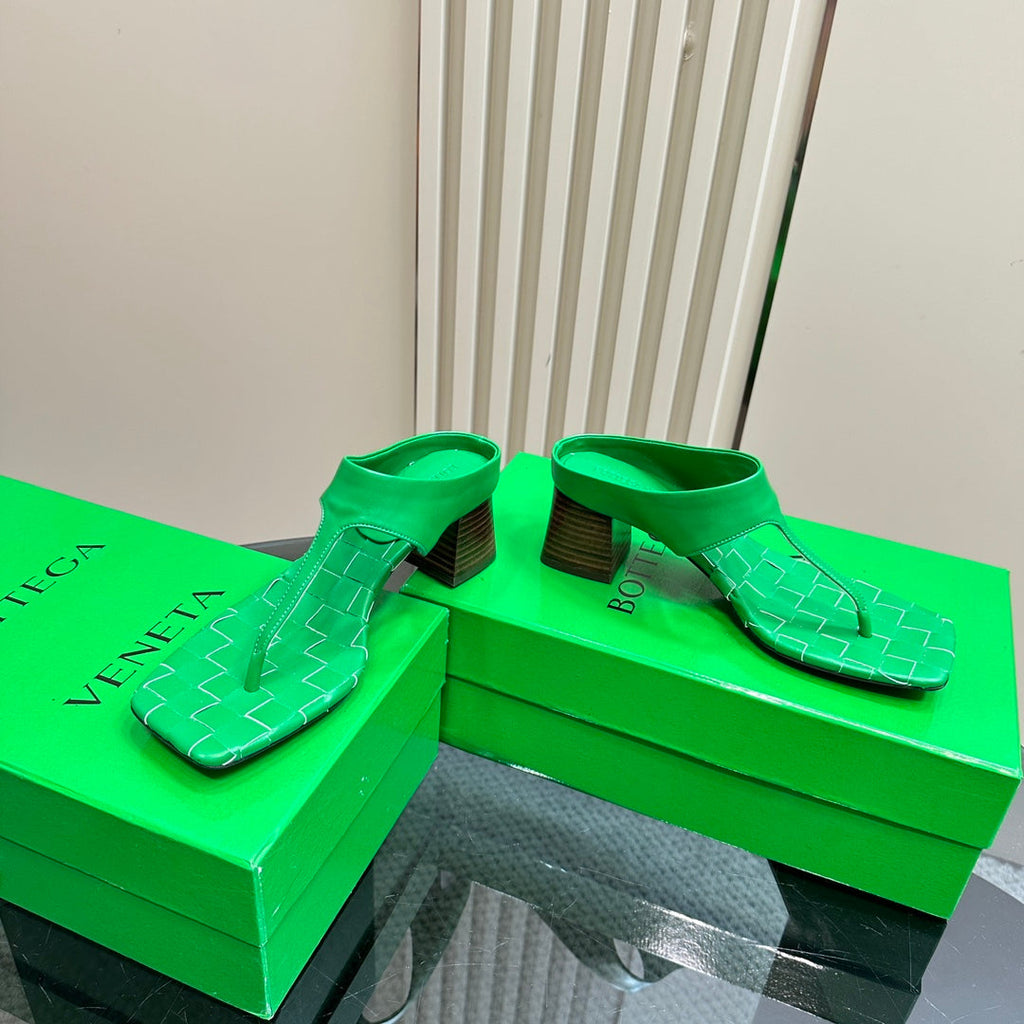 BOTTEGA VENETA MARELLA THONG IN SHAMROCK GREEN LEATHER WITH SIGNATURE INTRECCIATO INSOLE 55 MM