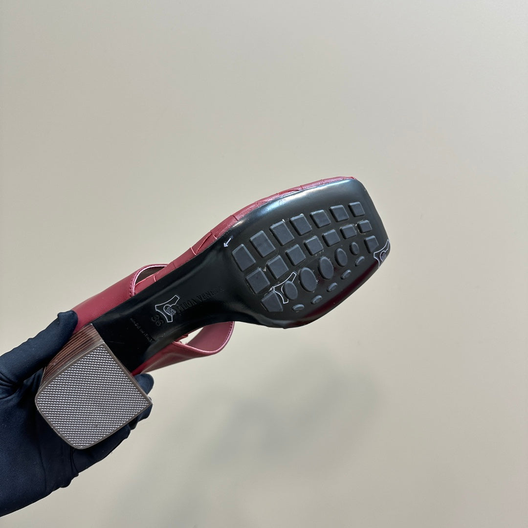 BOTTEGA VENETA MARELLA THONG IN CURRANT RED LEATHER WITH SIGNATURE INTRECCIATO INSOLE 55 MM
