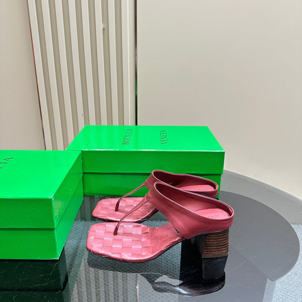 BOTTEGA VENETA MARELLA THONG IN CURRANT RED LEATHER WITH SIGNATURE INTRECCIATO INSOLE 55 MM