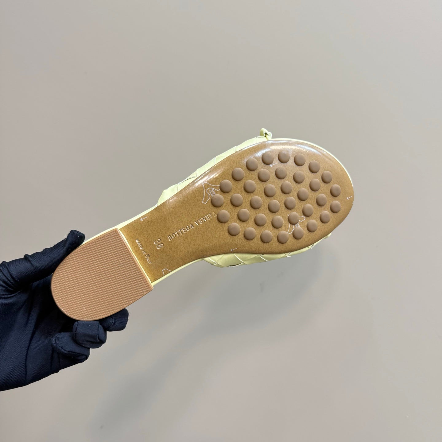 BOTTEGA VENETA BLINK FLAT MULE IN PASTEL YELLOW INTRECCIATO LEATHER