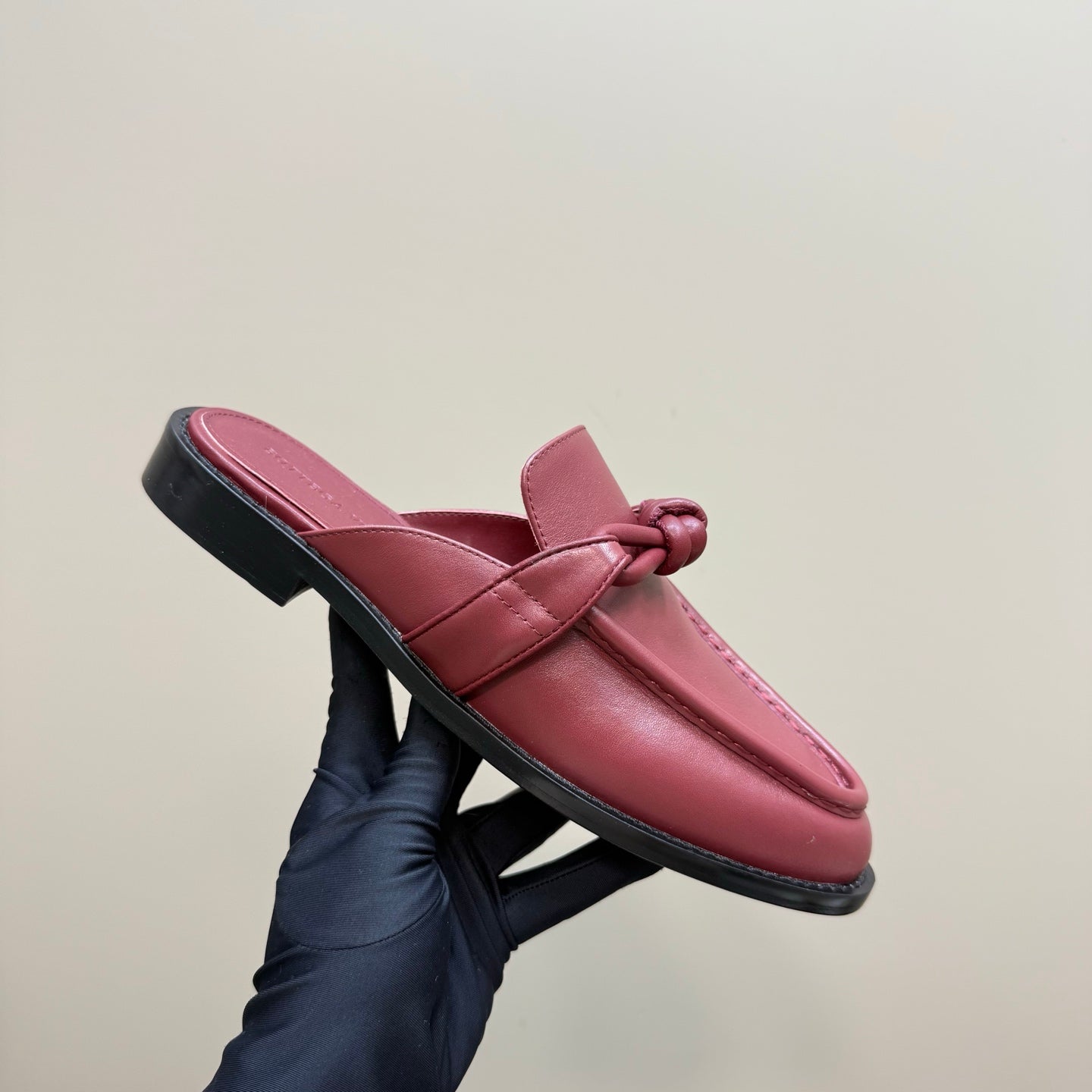 BOTTEGA VENETA ASTAIRE MULE IN BERRY RED CALFSKIN
