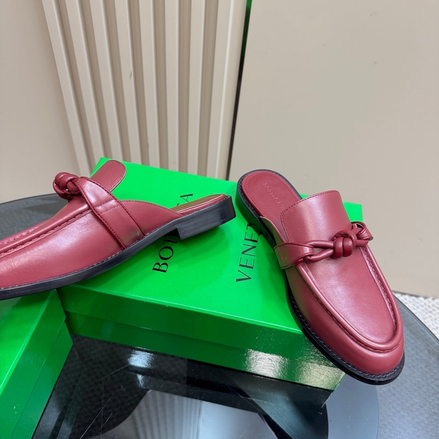 BOTTEGA VENETA ASTAIRE MULE IN BERRY RED CALFSKIN