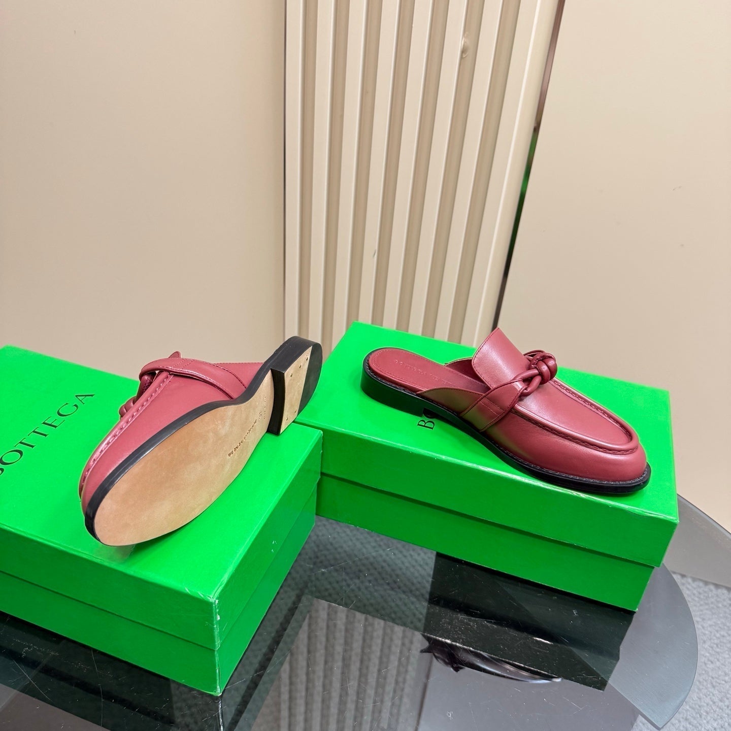 BOTTEGA VENETA ASTAIRE MULE IN BERRY RED CALFSKIN