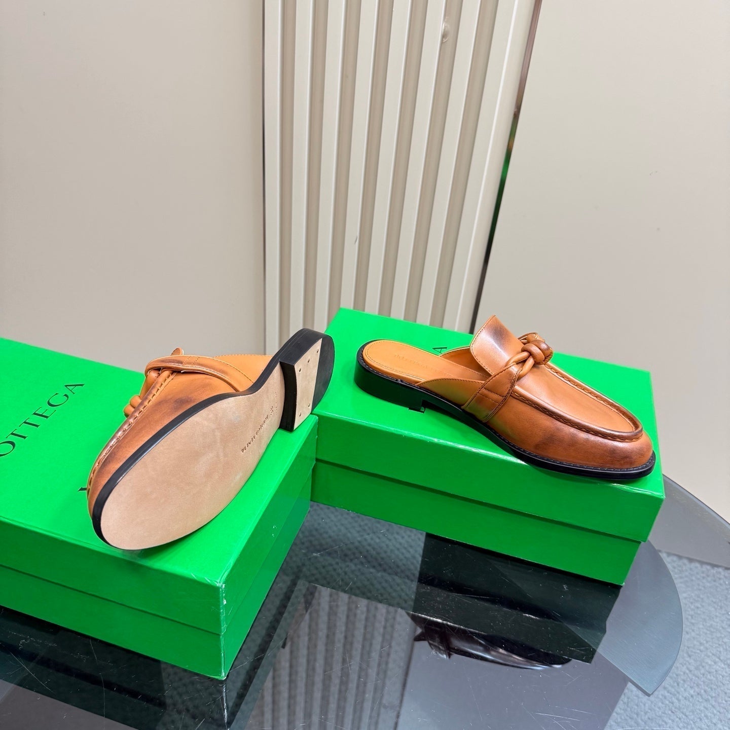 BOTTEGA VENETA ASTAIRE MULE IN CINNAMON BROWN CALFSKIN
