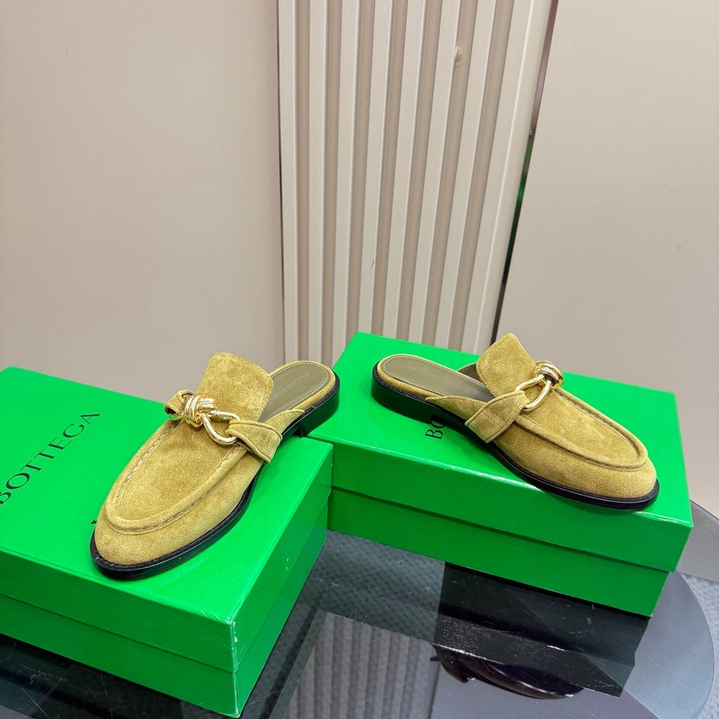 BOTTEGA VENETA ASTAIRE MULE IN OLIVE GREEN SUEDE WITH GOLD HARDWARE