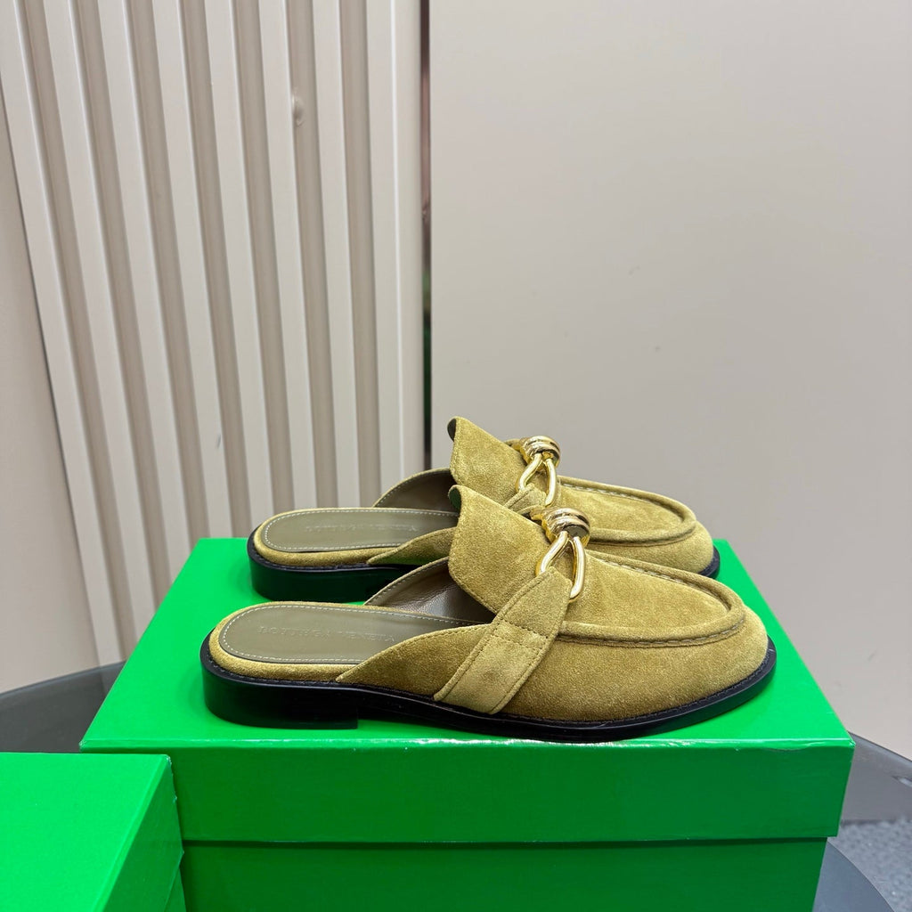 BOTTEGA VENETA ASTAIRE MULE IN OLIVE GREEN SUEDE WITH GOLD HARDWARE