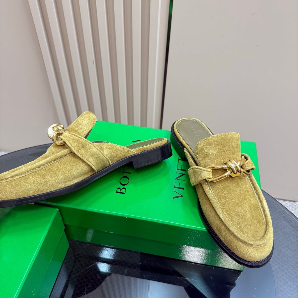 BOTTEGA VENETA ASTAIRE MULE IN OLIVE GREEN SUEDE WITH GOLD HARDWARE
