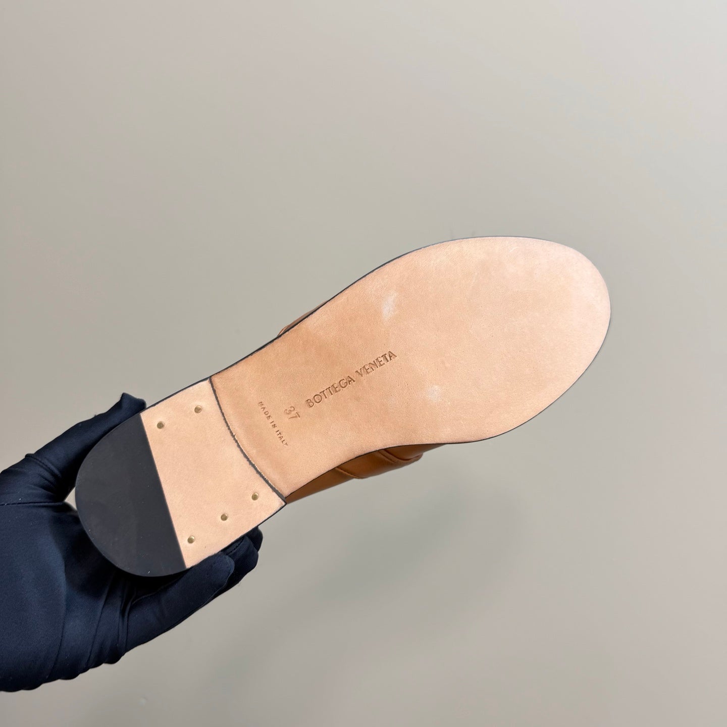 BOTTEGA VENETA ASTAIRE LOAFER IN CINNAMON BROWN CALFSKIN