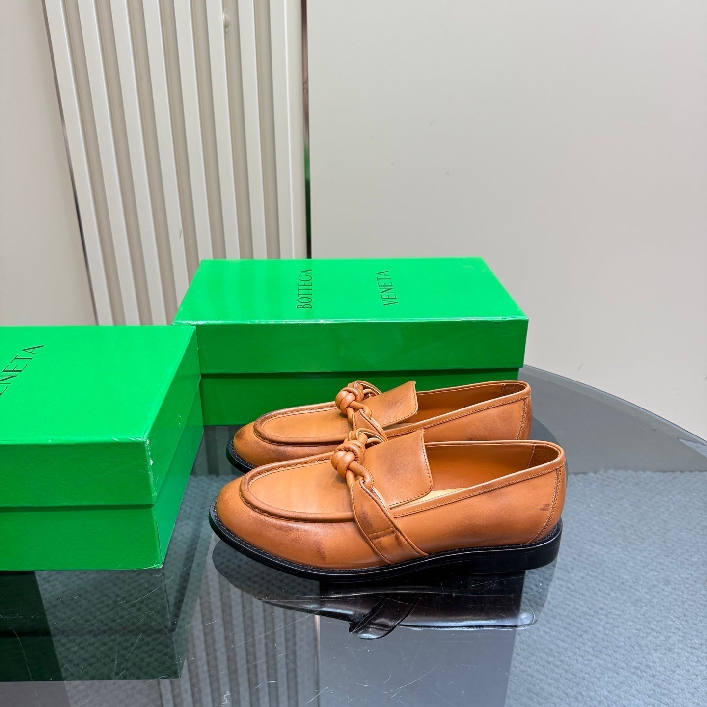 BOTTEGA VENETA ASTAIRE LOAFER IN CINNAMON BROWN CALFSKIN