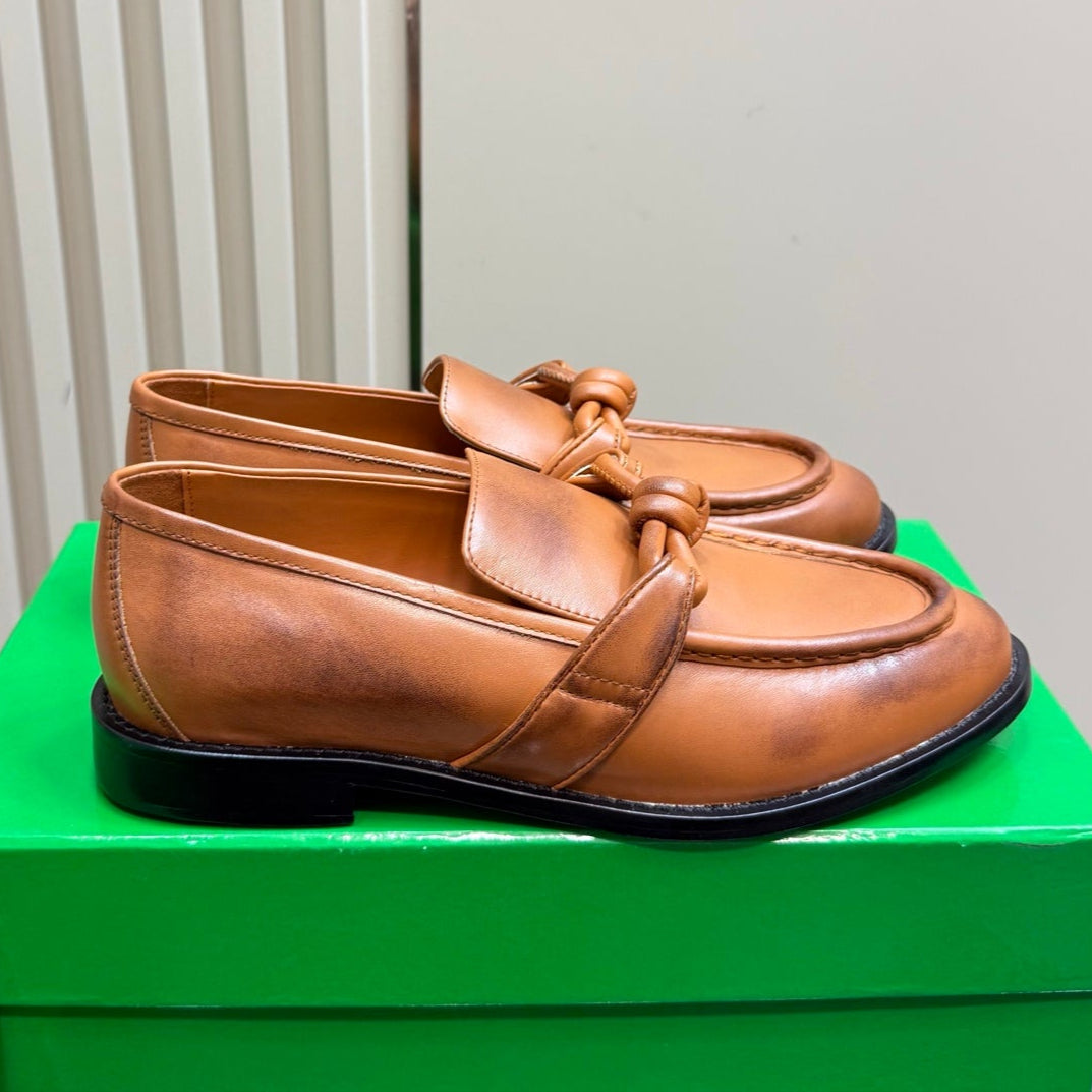 BOTTEGA VENETA ASTAIRE LOAFER IN CINNAMON BROWN CALFSKIN