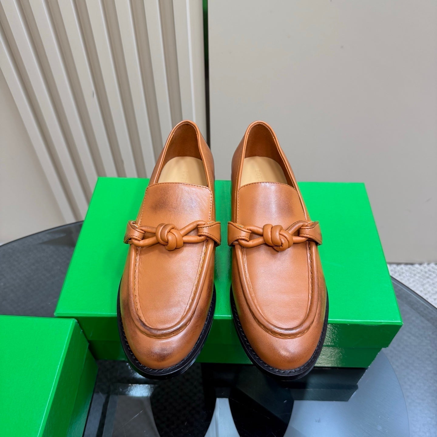 BOTTEGA VENETA ASTAIRE LOAFER IN CINNAMON BROWN CALFSKIN
