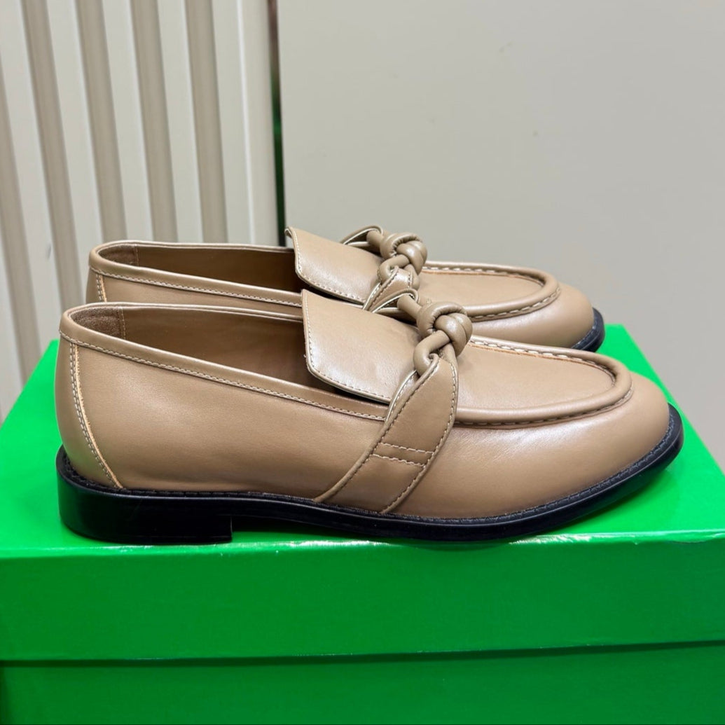 BOTTEGA VENETA ASTAIRE LOAFER IN LIGHT BROWN CALFSKIN