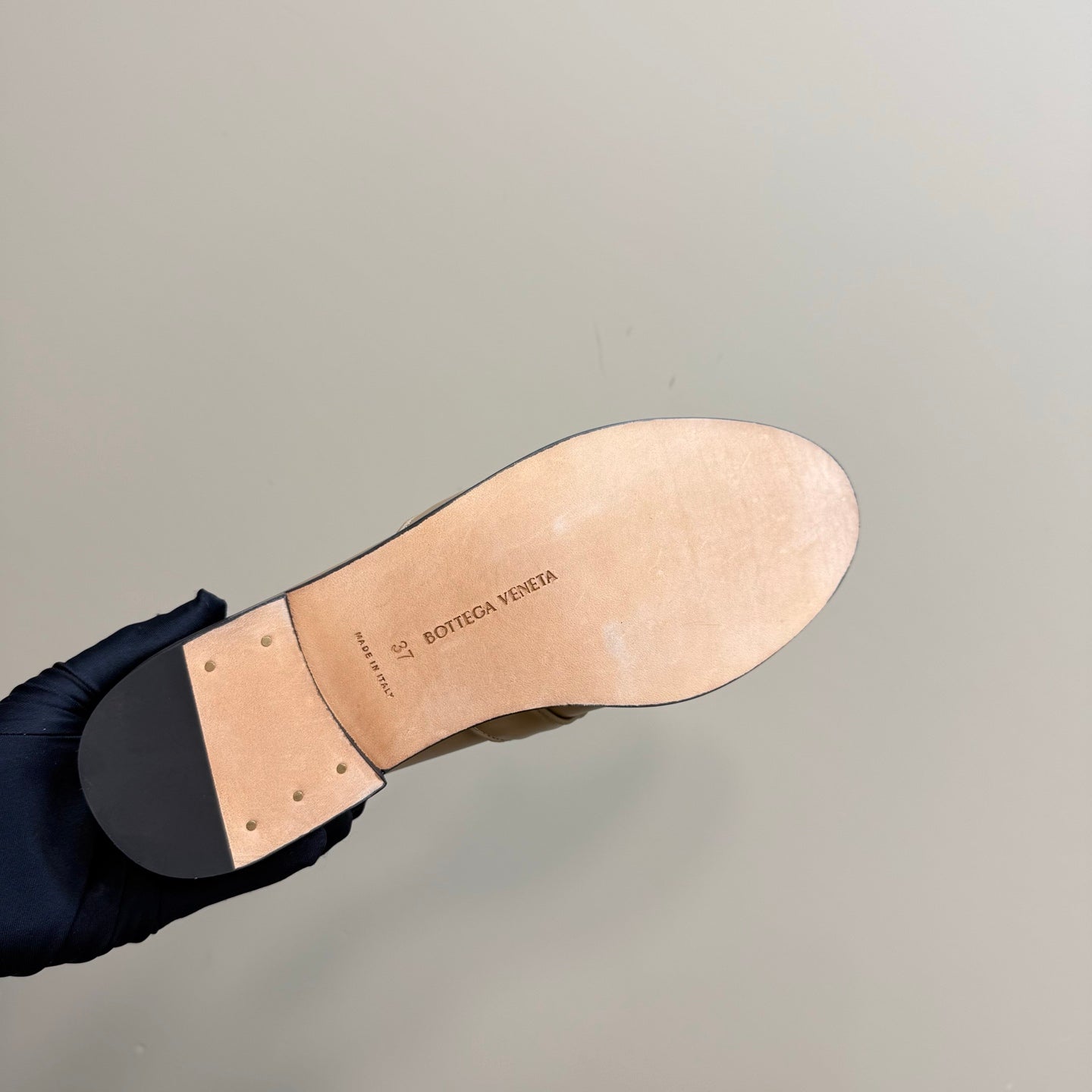 BOTTEGA VENETA ASTAIRE LOAFER IN LIGHT BROWN CALFSKIN