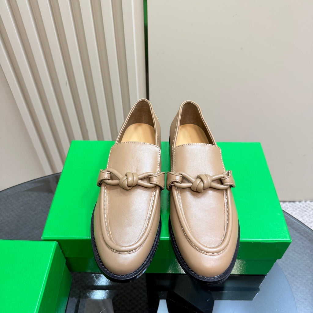 BOTTEGA VENETA ASTAIRE LOAFER IN LIGHT BROWN CALFSKIN