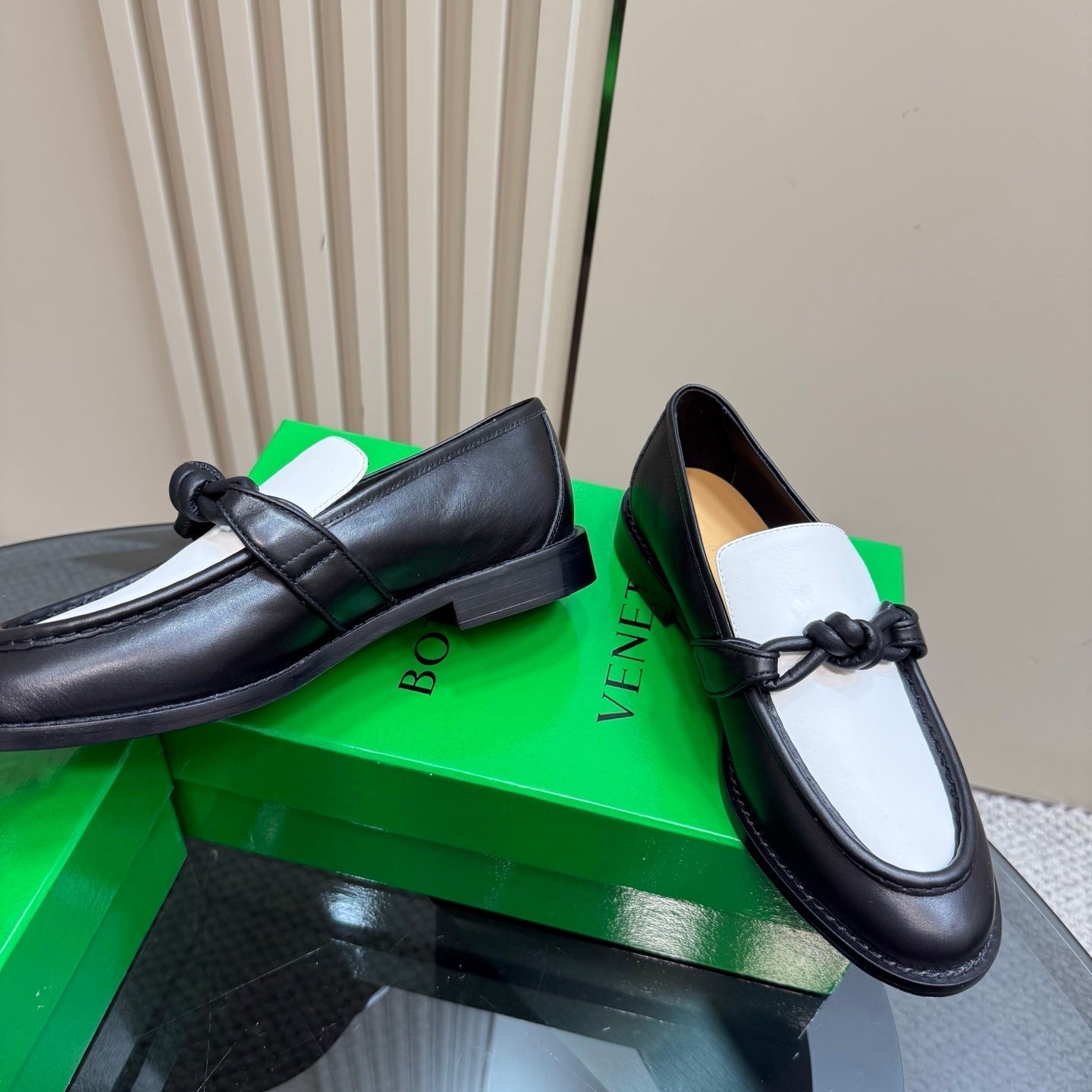 BOTTEGA VENETA ASTAIRE LOAFER IN WHITE MIX BLACK CALFSKIN