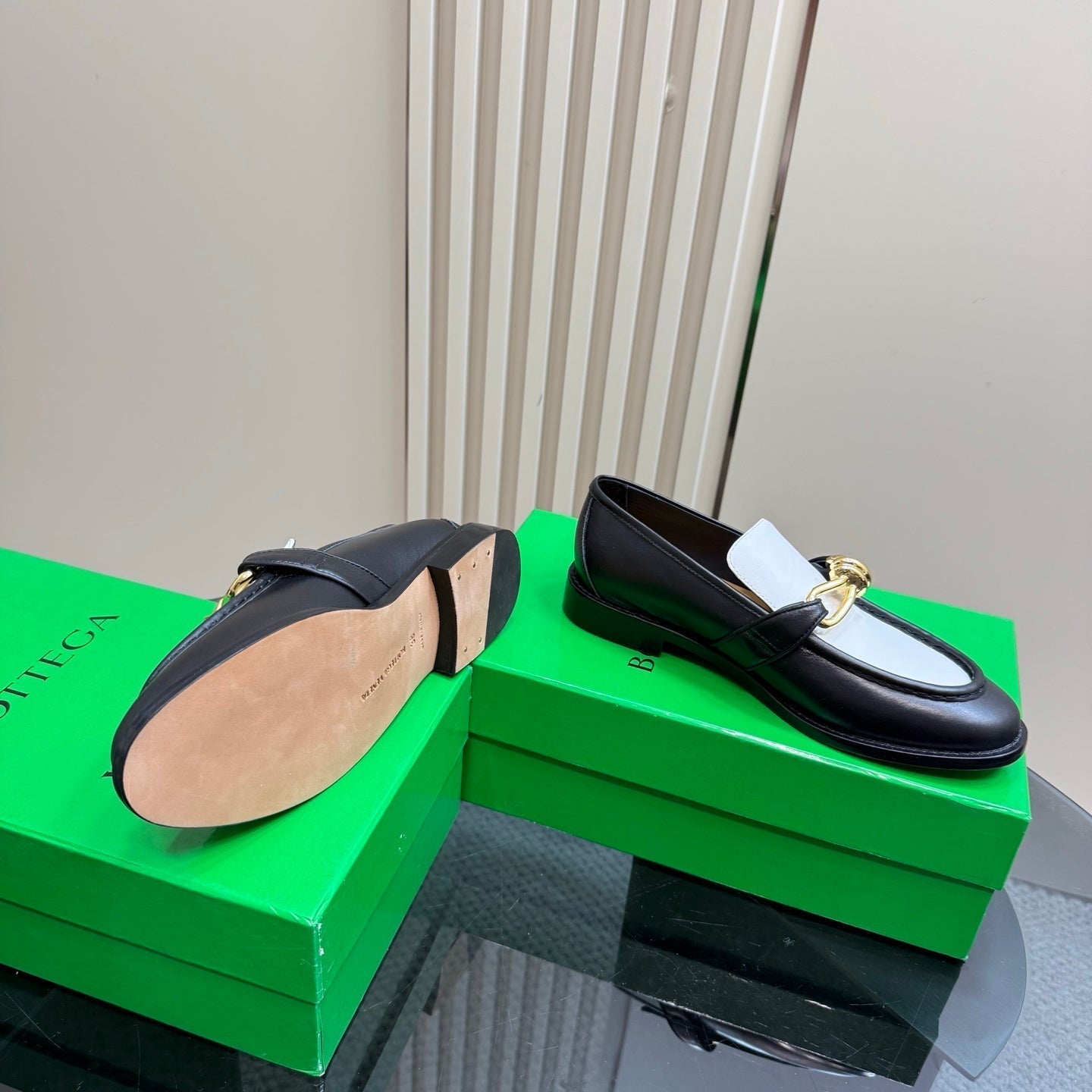BOTTEGA VENETA ASTAIRE LOAFER IN WHITE MIX BLACK CALFSKIN WITH GOLD HARDWARE