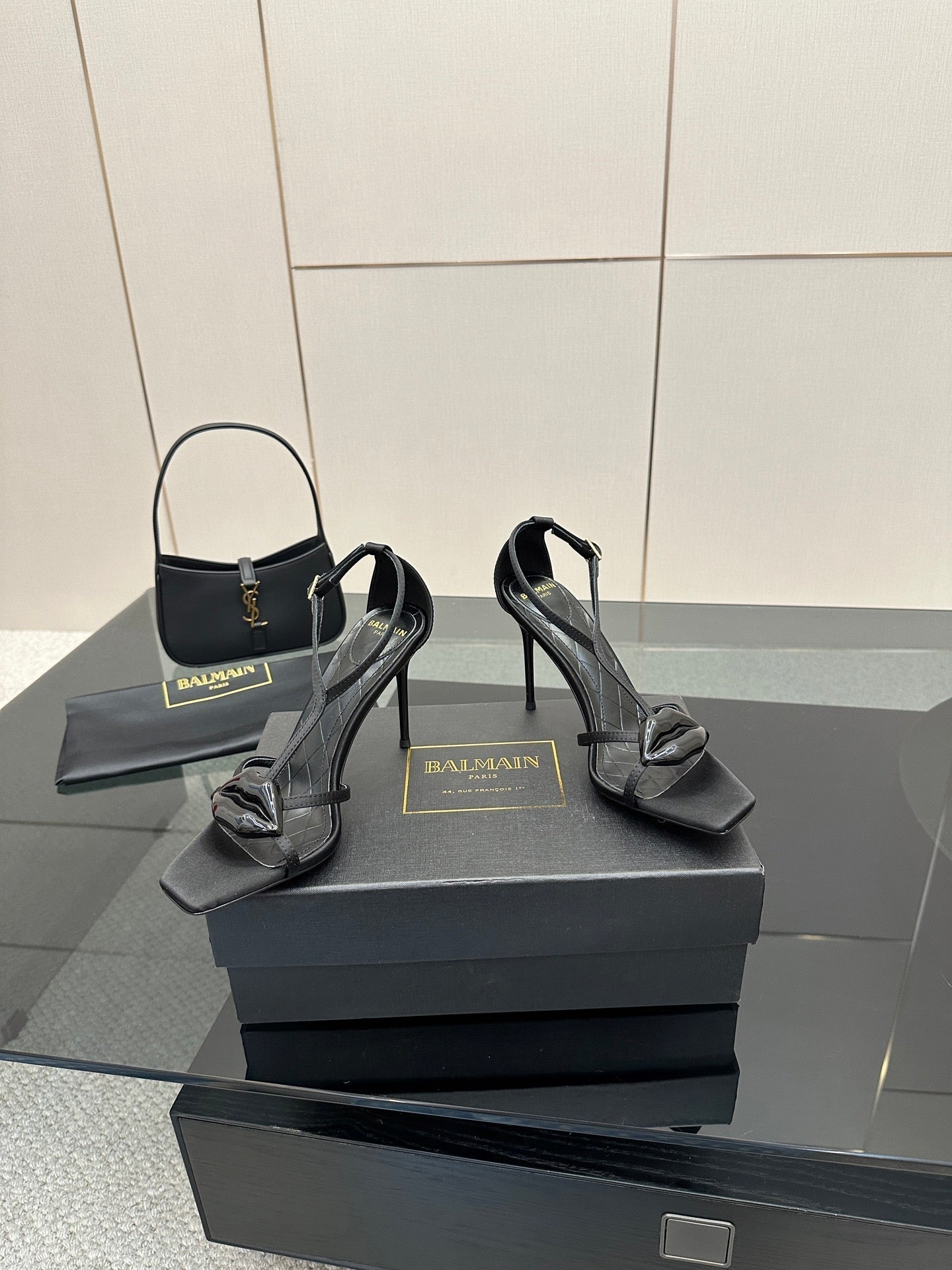BALMAIN 25S LIPS SANDALS 10 IN BLACK SATIN