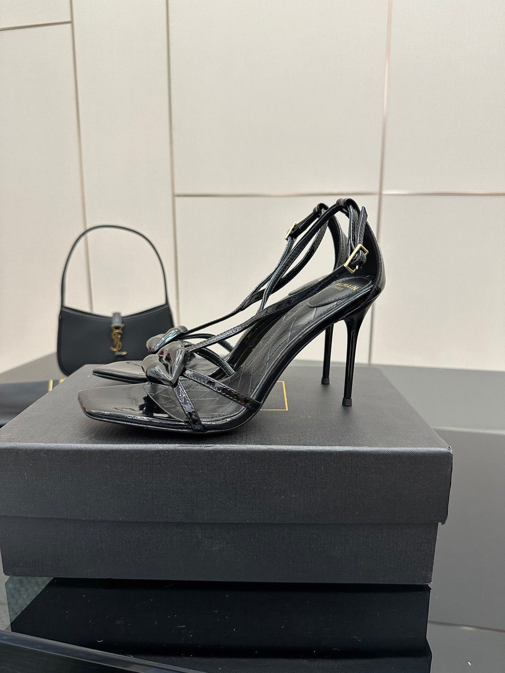 BALMAIN 25S LIPS SANDALS 10 IN BLACK CALFSKIN