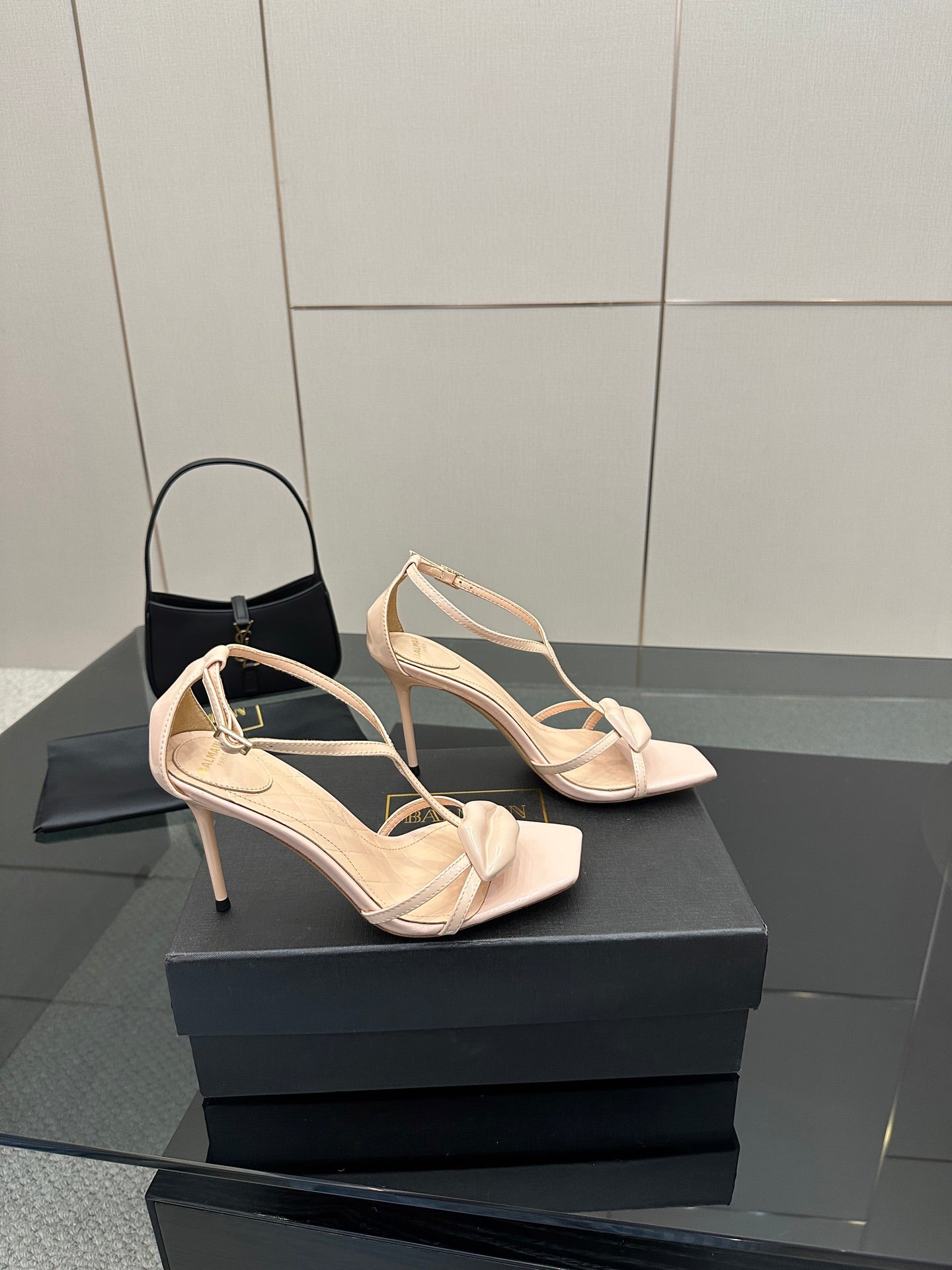BALMAIN 25S LIPS SANDALS 10 IN BLUSH BEIGE CALFSKIN