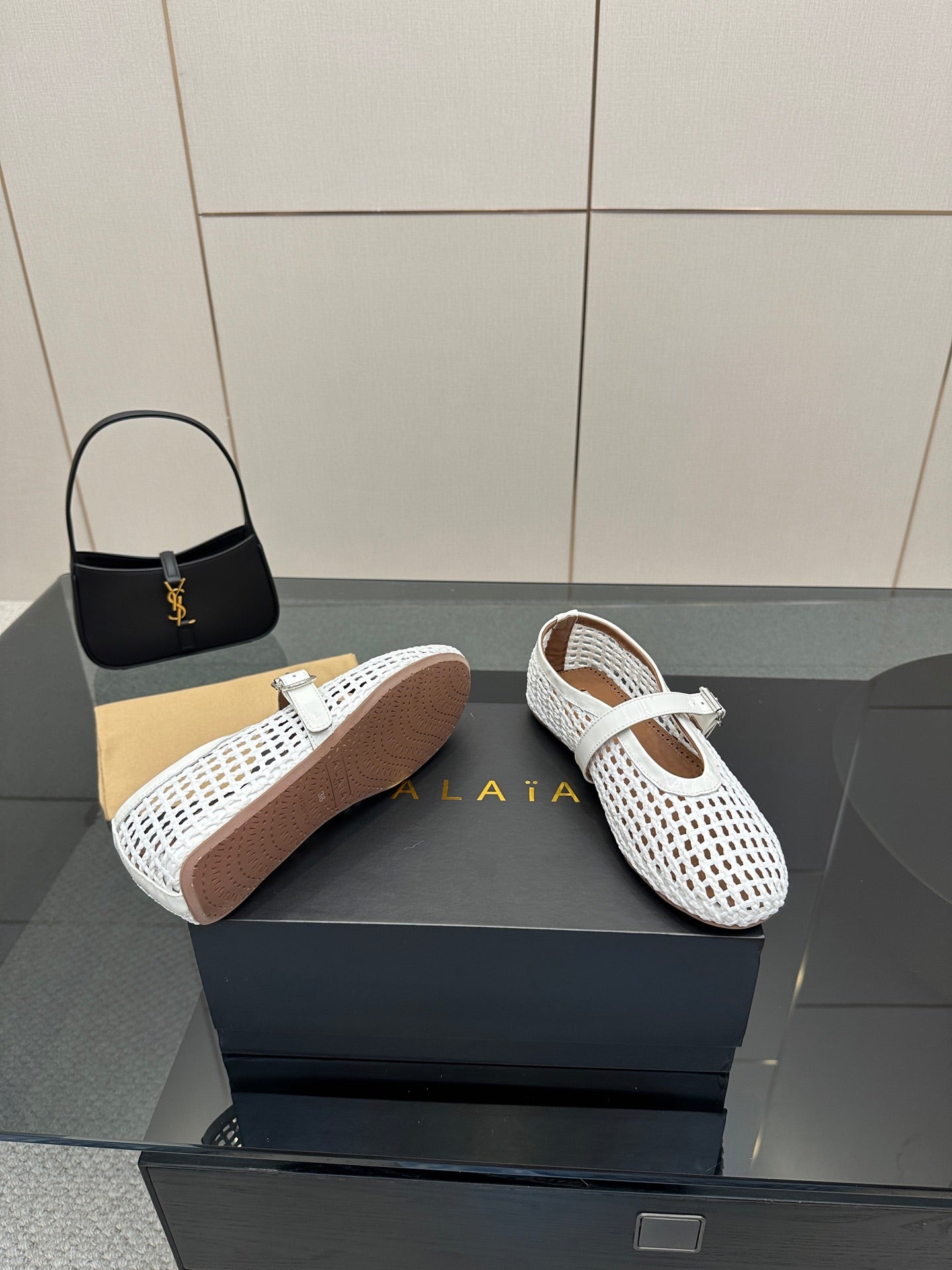 ALAIA MARY JANE FLAT 25S IN WHITE WOVEN MESH