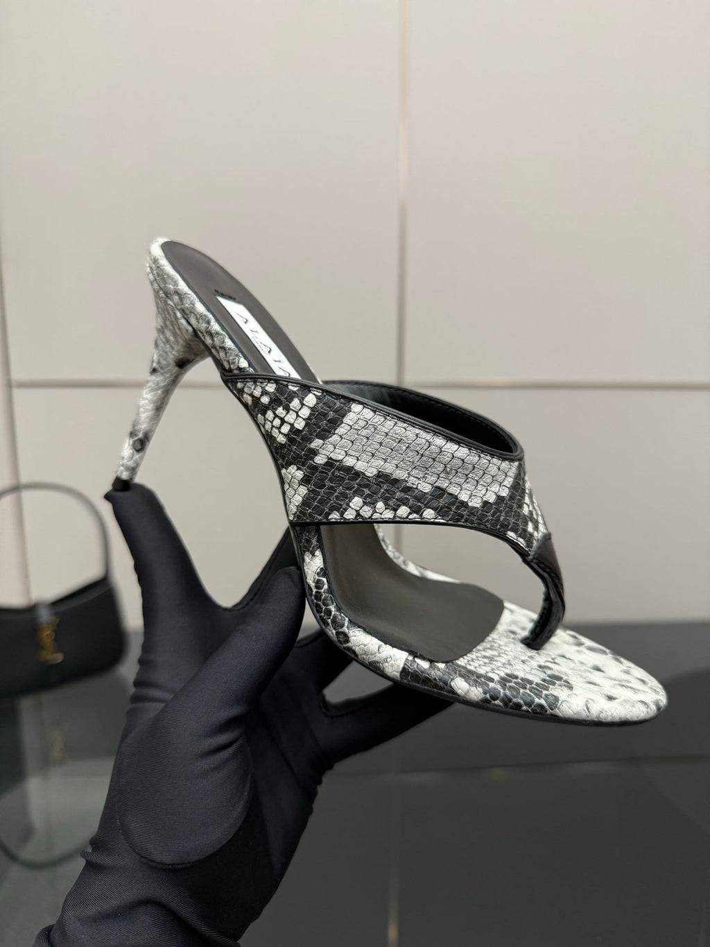 ALAIA HEELED THONG 25S IN WHITE AND BLACK LAMBSKIN SNAKE-EMBOSSED