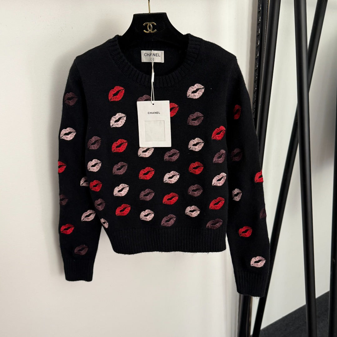 CHANEL 26S LONG-SLEEVE CREW NECK SWEATER 749