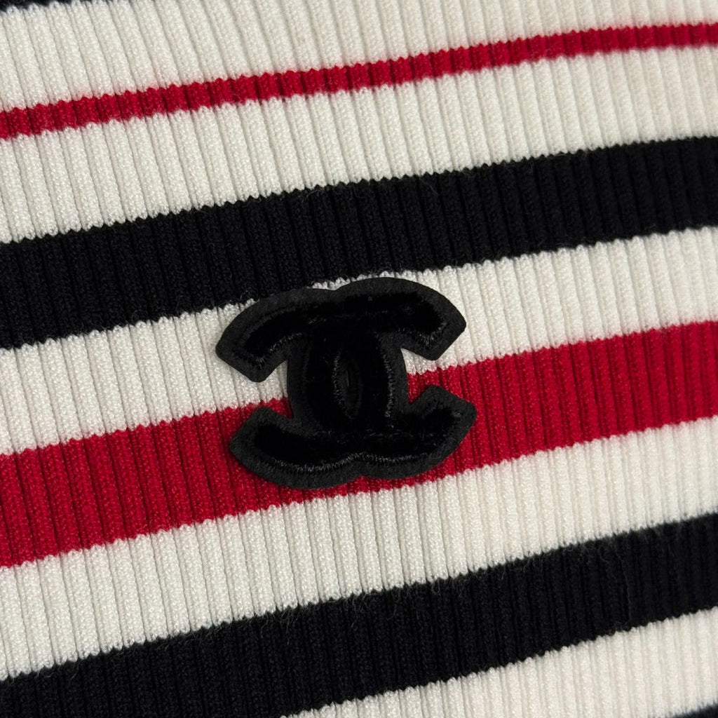 CHANEL 26S COLLARED SWEATER 837