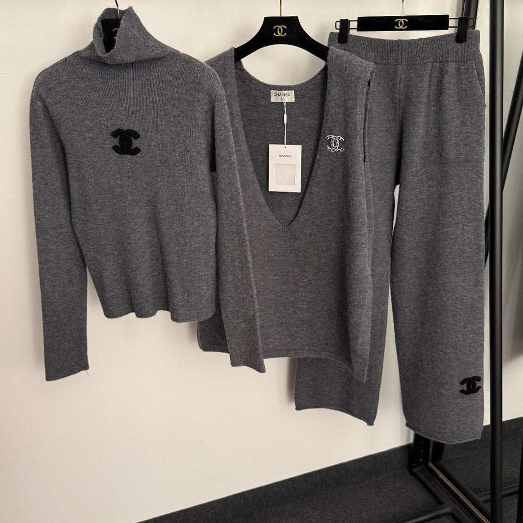 CHANEL 26S THREE-PIECE KNIT SET 780