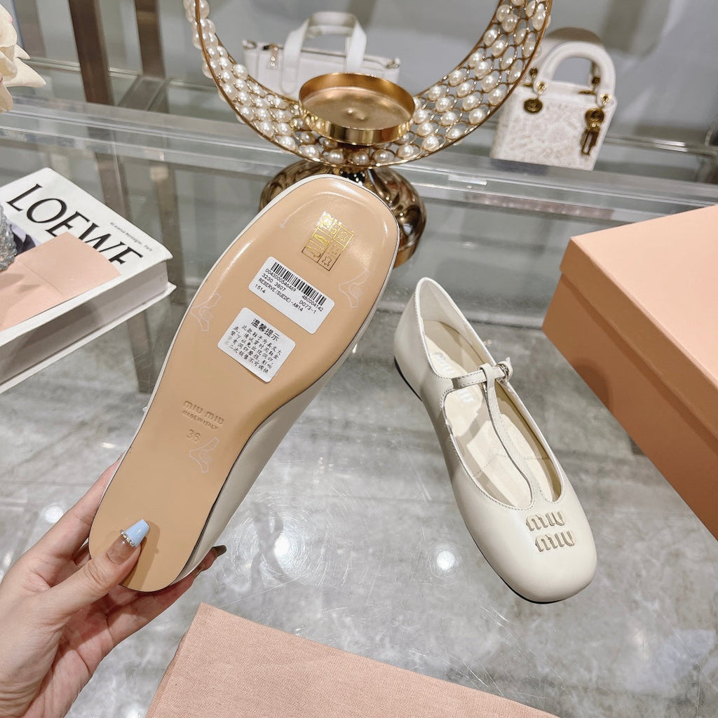 MARY JANE SANDAL WHITE WITH T - STRAP SHEEPSKIN