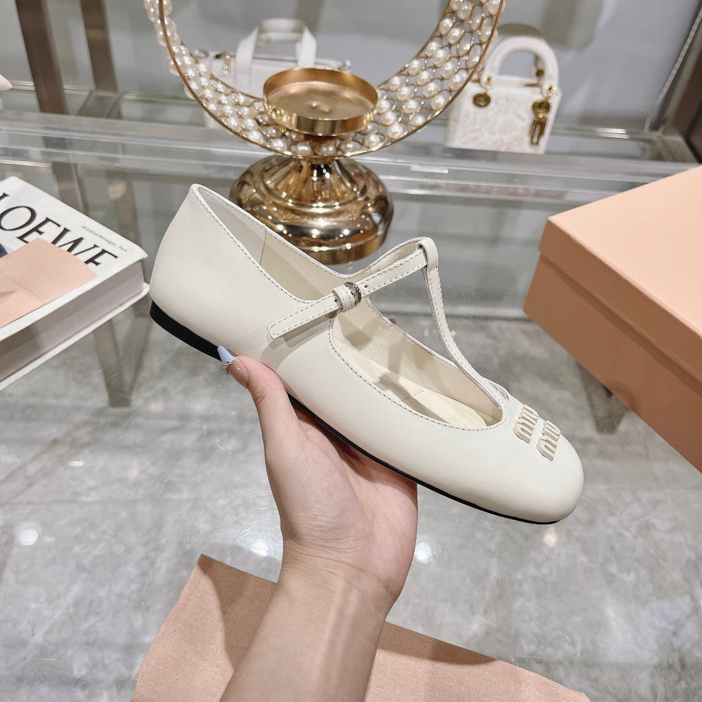 MARY JANE SANDAL WHITE WITH T - STRAP SHEEPSKIN